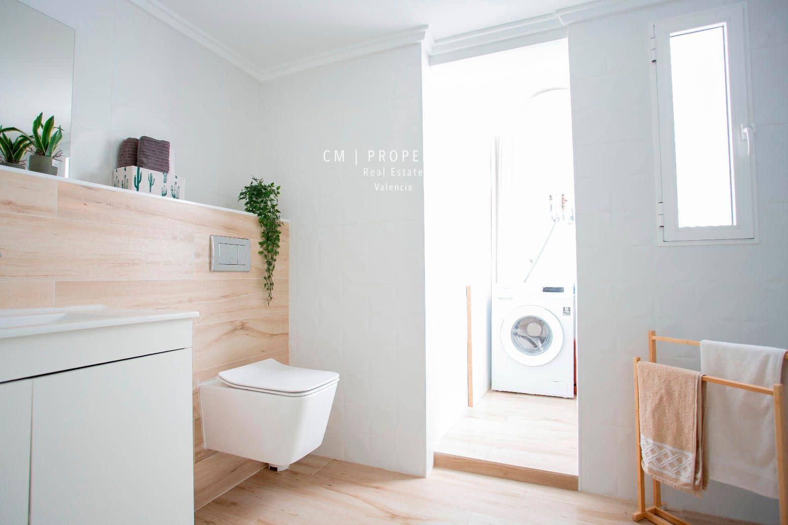 Piso de 3 habitaciones en València ciudad en alquiler - 1.350 € (Ref: 8535969)