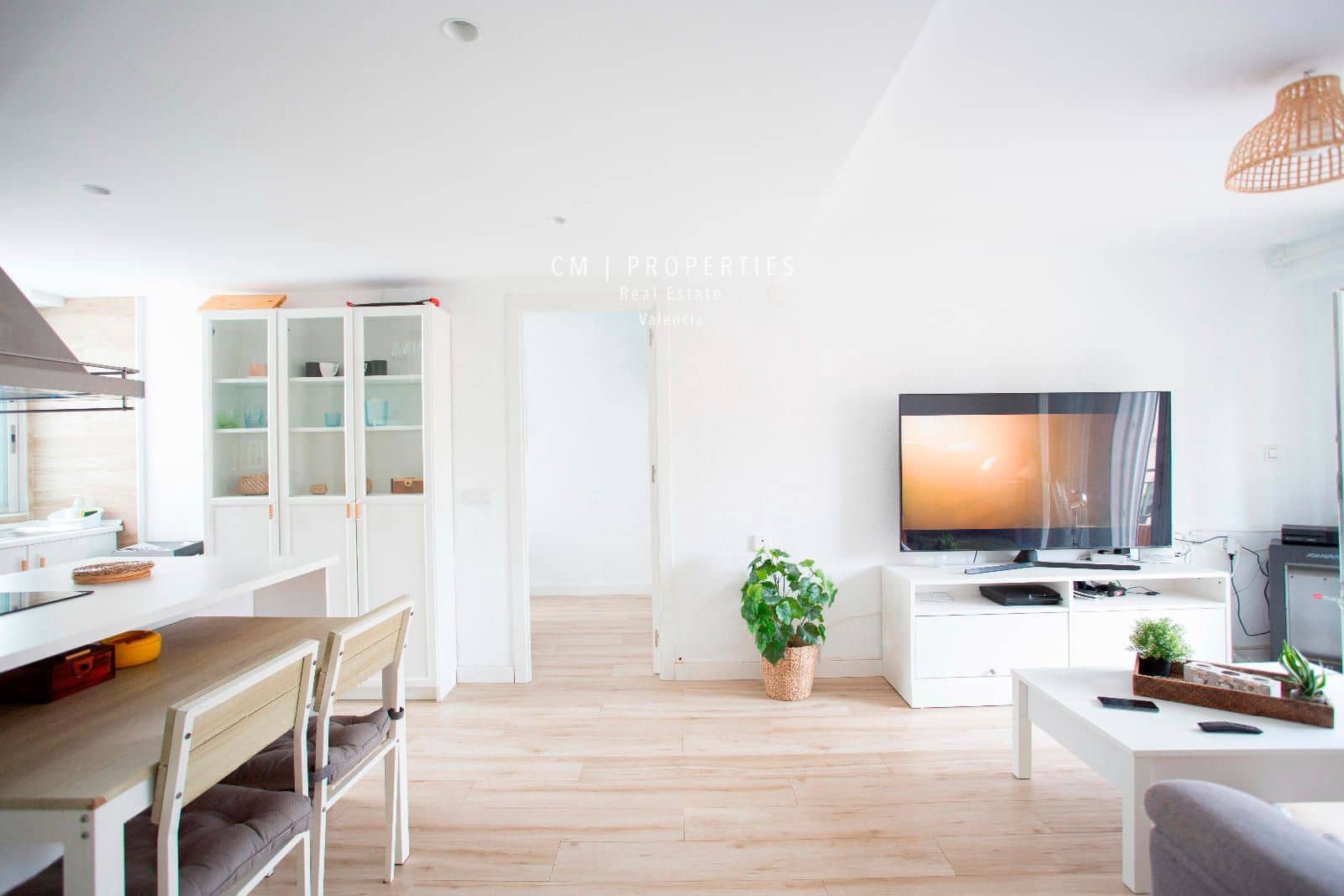 Piso de 3 habitaciones en València ciudad en alquiler - 1.350 € (Ref: 8535969)