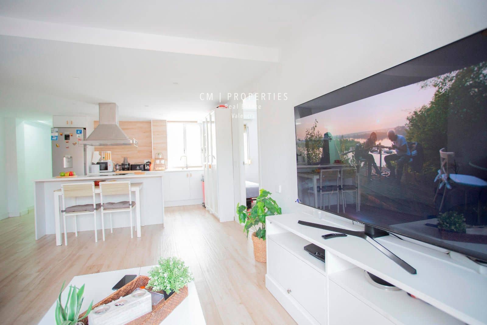 Piso de 3 habitaciones en València ciudad en alquiler - 1.350 € (Ref: 8535969)