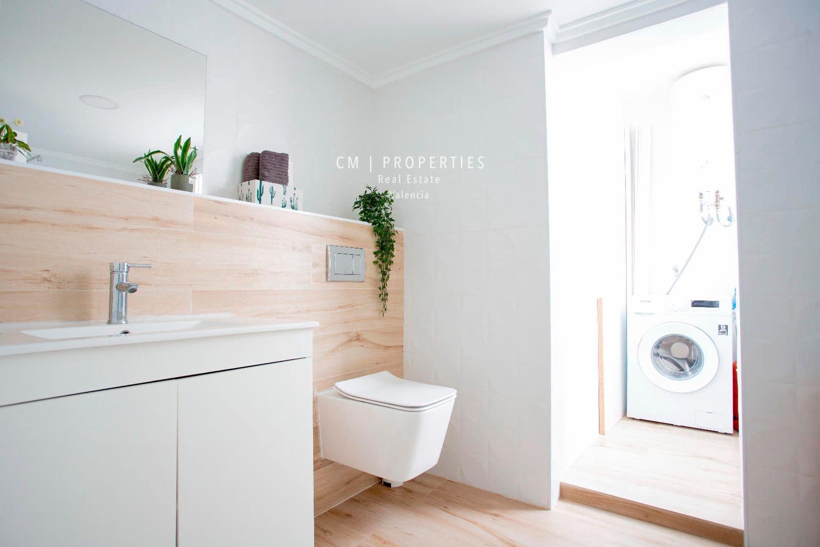 Piso de 3 habitaciones en València ciudad en alquiler - 1.350 € (Ref: 8535969)