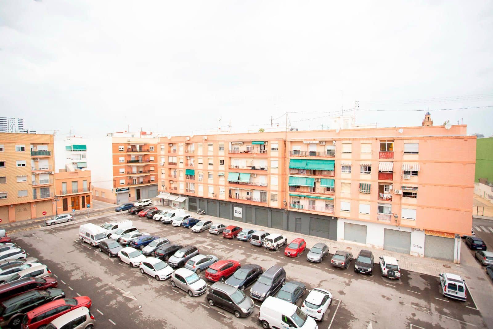 Piso de 3 habitaciones en València ciudad en alquiler - 1.350 € (Ref: 8535969)