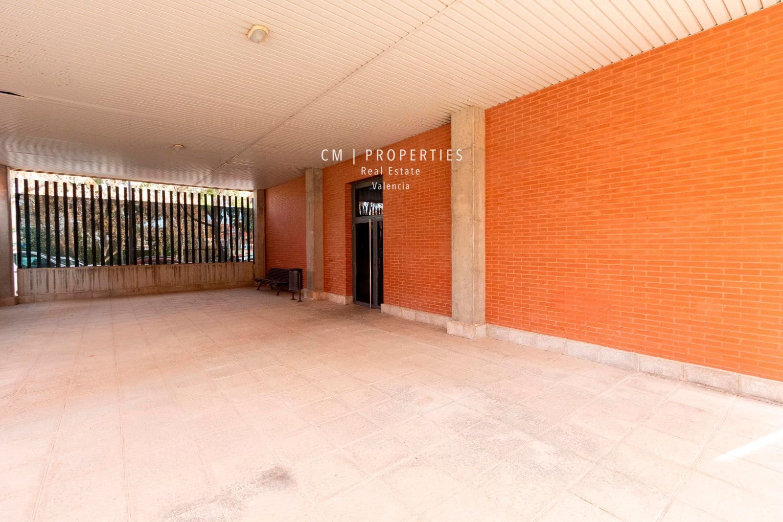 1 soverom Leilighet til leie i Valencia by med svømmebasseng garasje - € 1 400 (Ref: 8541539)