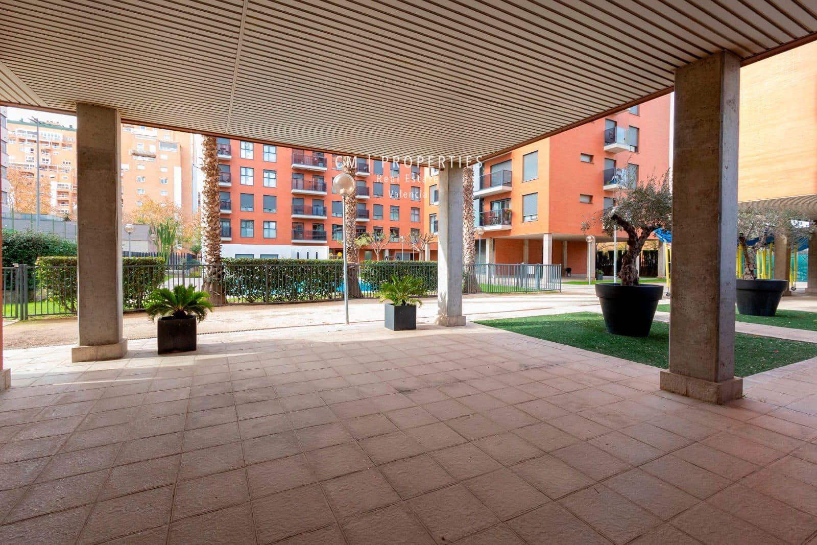 1 soverom Leilighet til leie i Valencia by med svømmebasseng garasje - € 1 400 (Ref: 8541539)