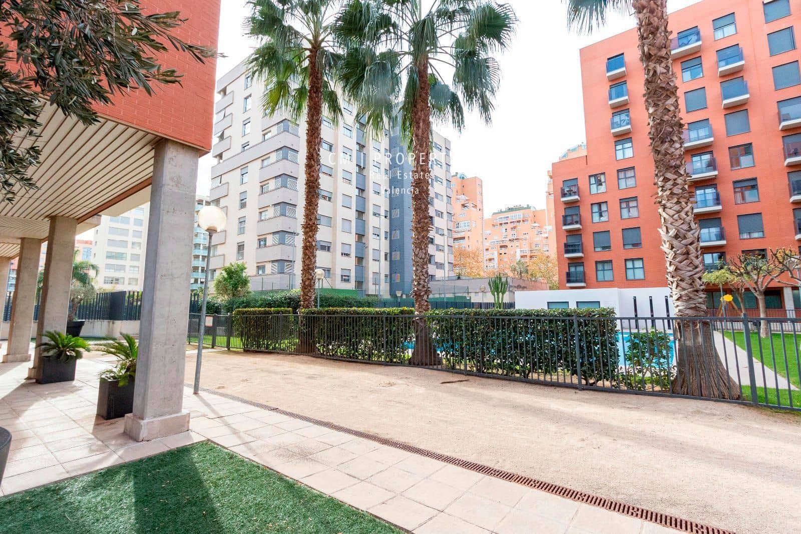 1 soverom Leilighet til leie i Valencia by med svømmebasseng garasje - € 1 400 (Ref: 8541539)