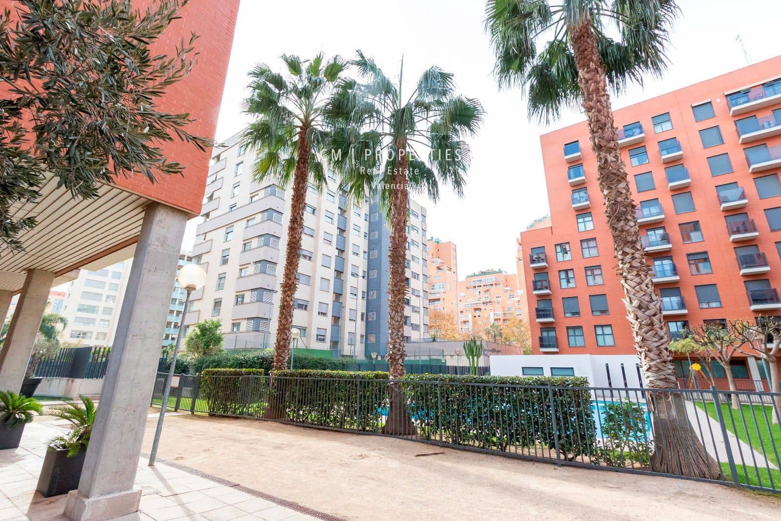 1 soverom Leilighet til leie i Valencia by med svømmebasseng garasje - € 1 400 (Ref: 8541539)