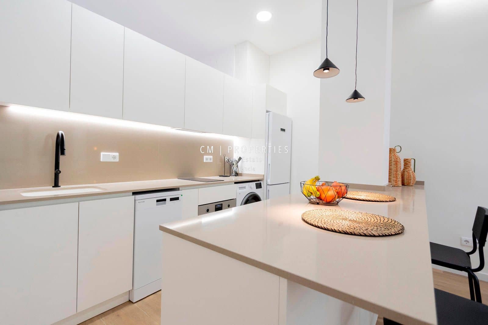 1 sovrum Lägenhet att hyra i Valencia stad - 1 400 € (Ref: 8560277)