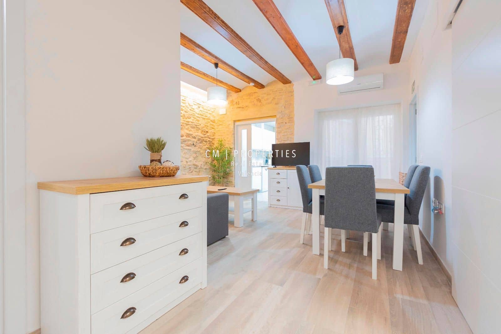 3 bedroom Flat for rent in Valencia city - € 1,500 (Ref: 8578552)