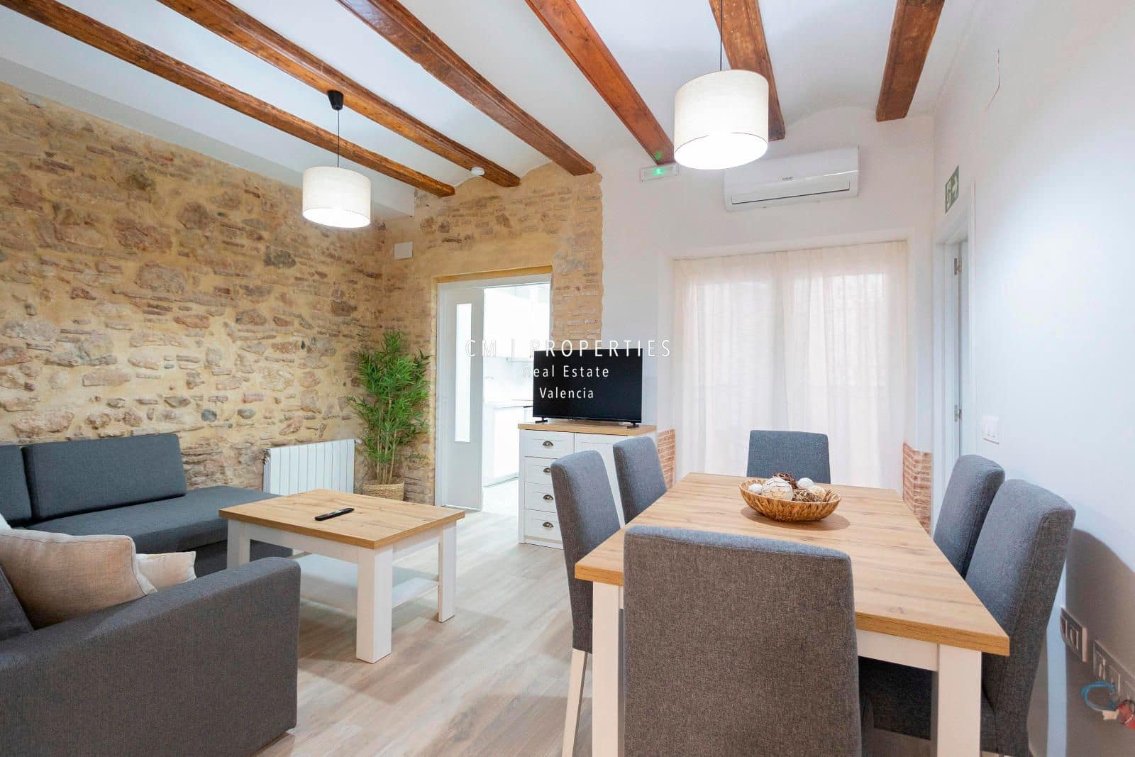 3 bedroom Flat for rent in Valencia city - € 1,500 (Ref: 8578552)