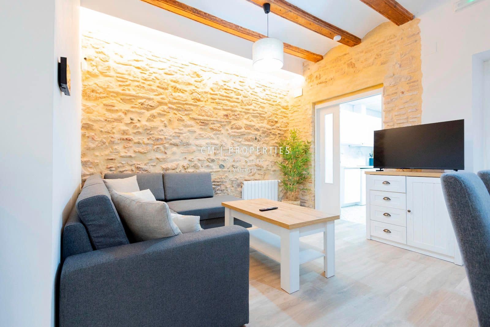 3 bedroom Flat for rent in Valencia city - € 1,500 (Ref: 8578552)