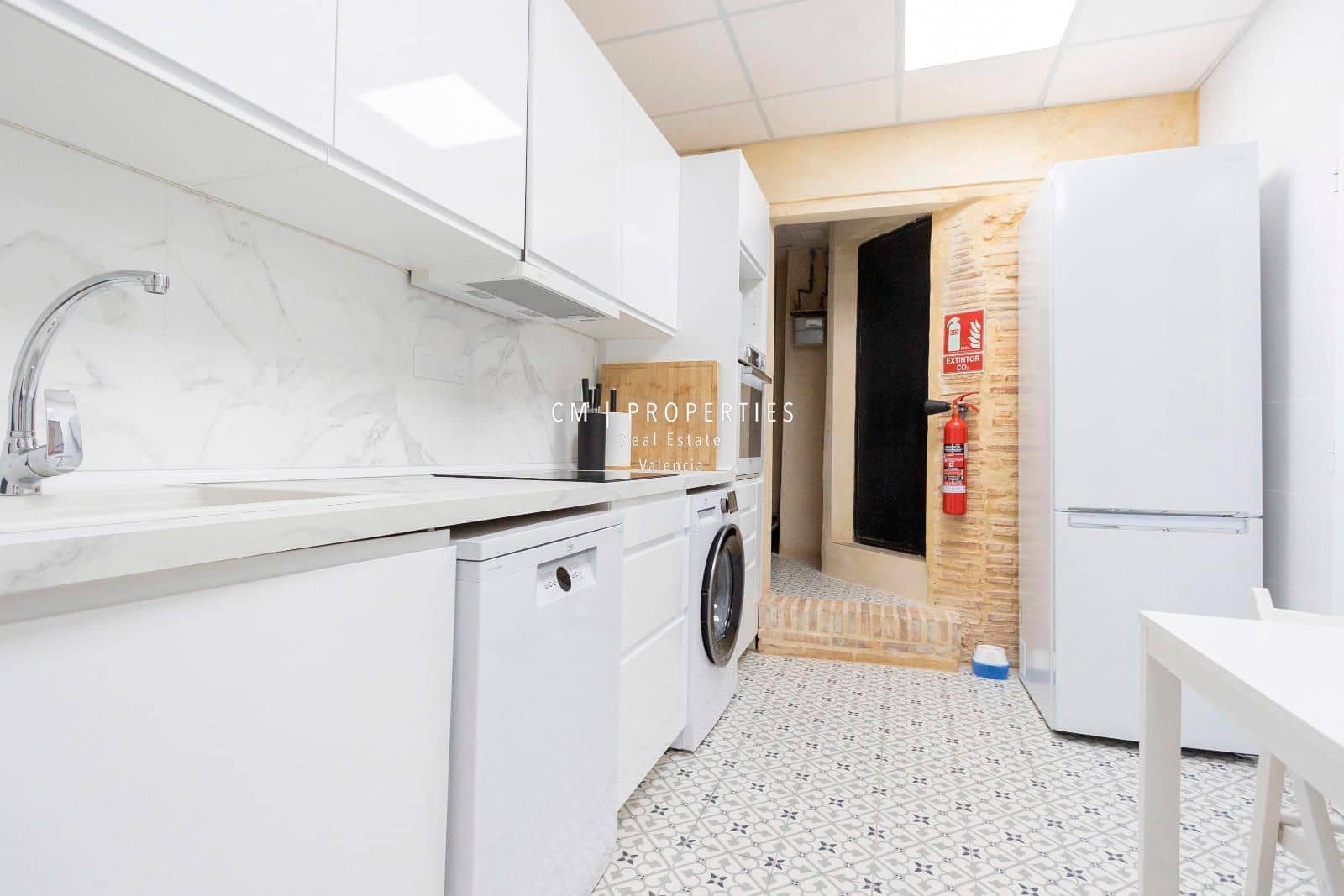 3 bedroom Flat for rent in Valencia city - € 1,500 (Ref: 8578552)