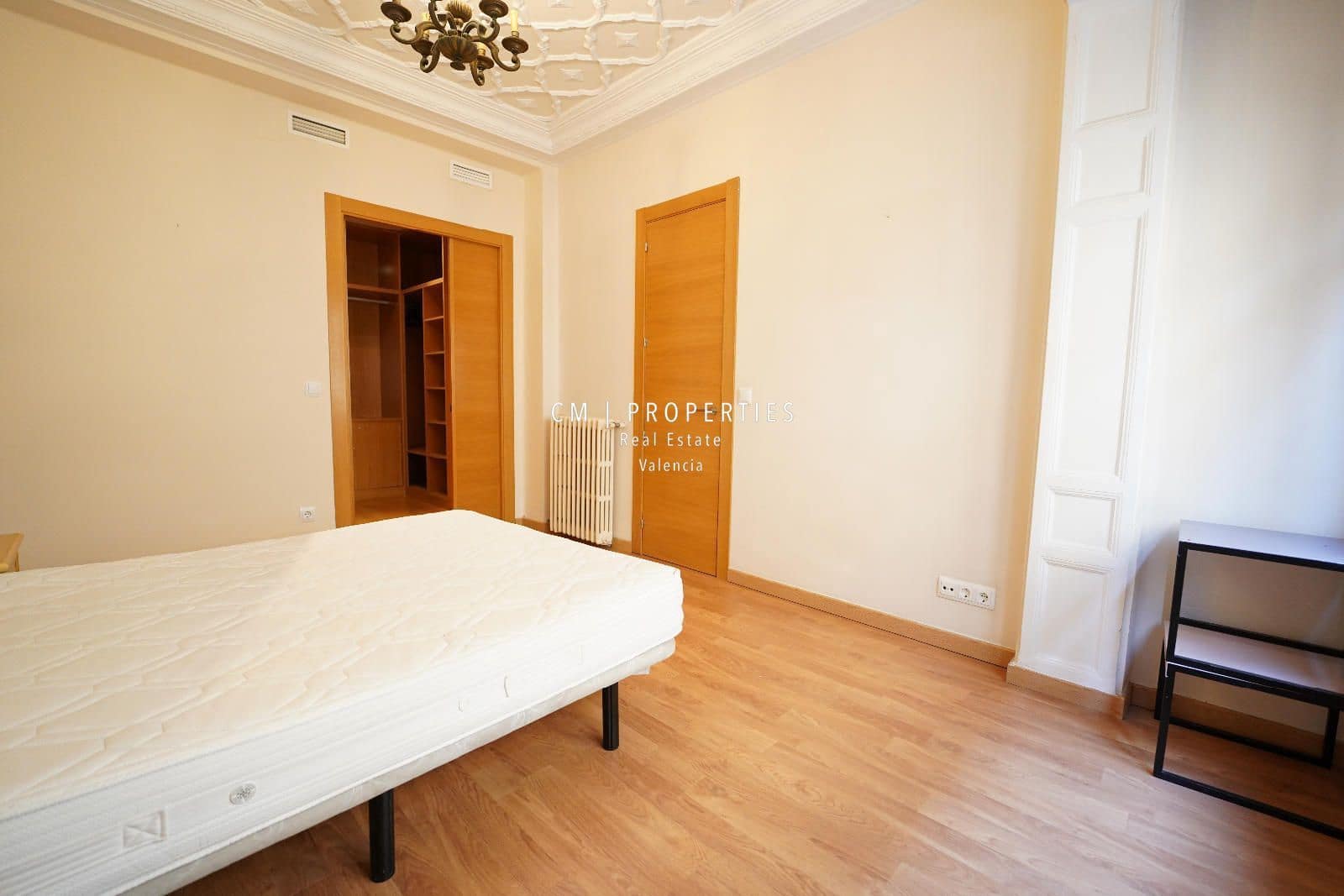 2 quarto Apartamento para arrendar em Valencia cidade - 2 000 € (Ref: 8579102)