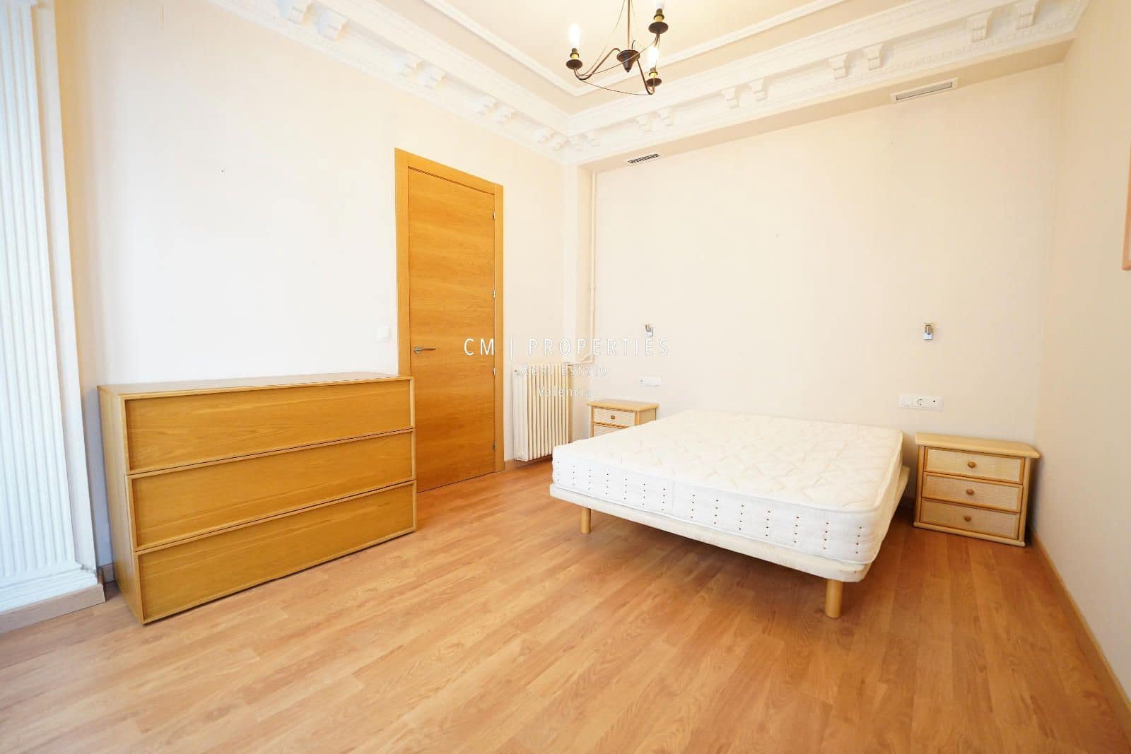 2 quarto Apartamento para arrendar em Valencia cidade - 2 000 € (Ref: 8579102)