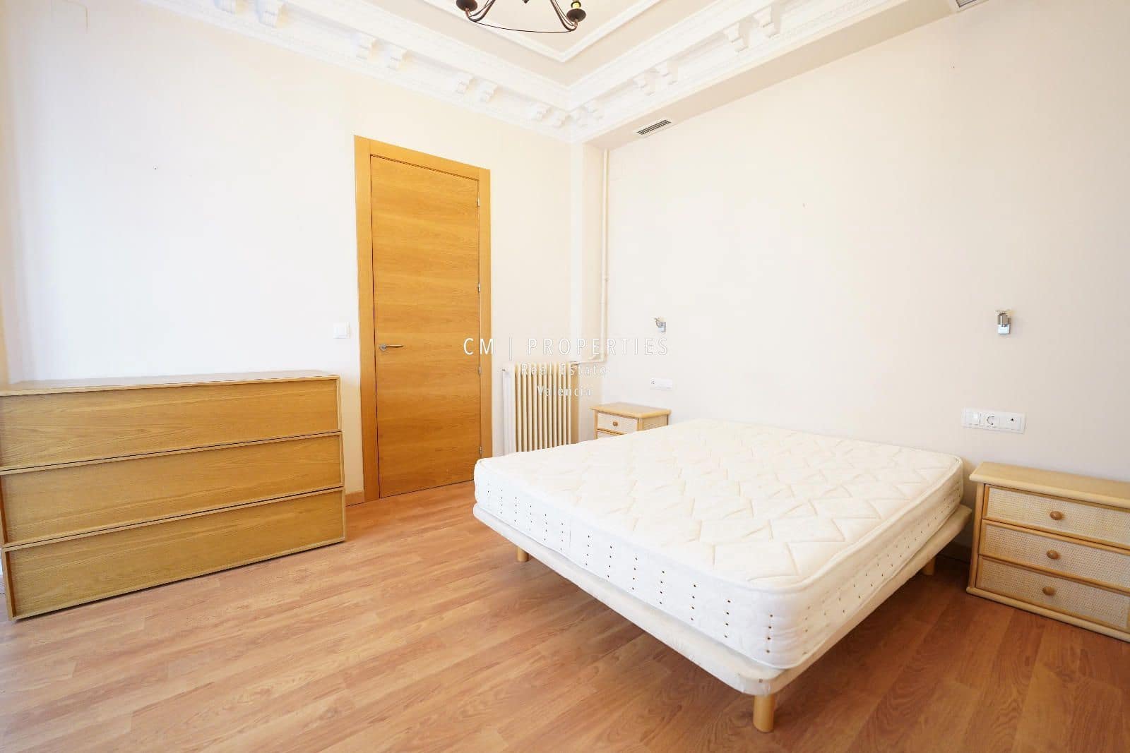 2 quarto Apartamento para arrendar em Valencia cidade - 2 000 € (Ref: 8579102)