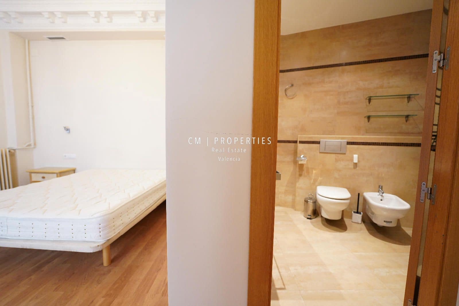 2 quarto Apartamento para arrendar em Valencia cidade - 2 000 € (Ref: 8579102)
