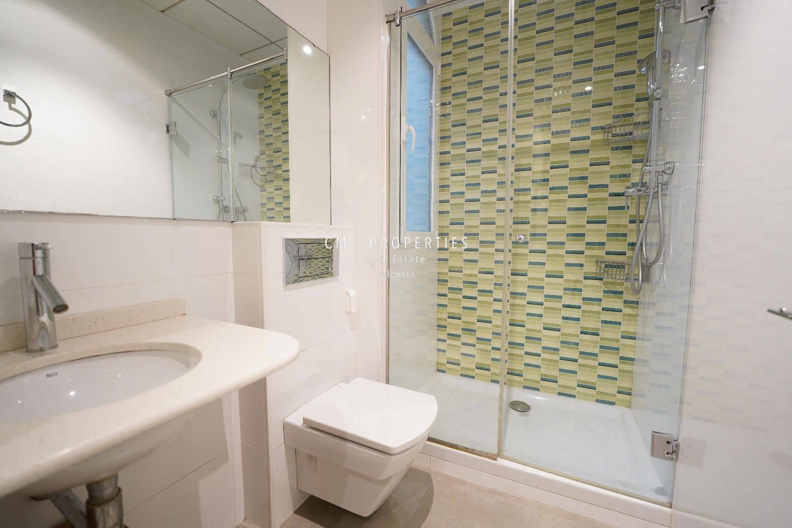 2 quarto Apartamento para arrendar em Valencia cidade - 2 000 € (Ref: 8579102)