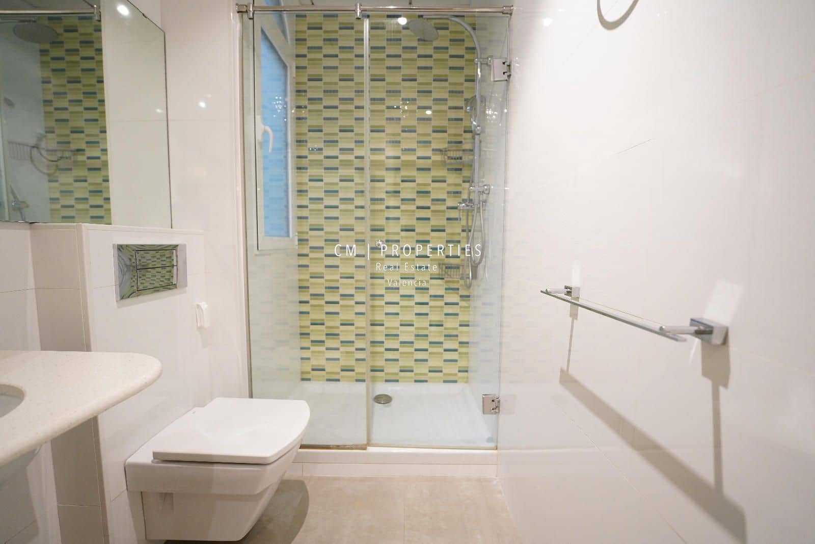 2 quarto Apartamento para arrendar em Valencia cidade - 2 000 € (Ref: 8579102)