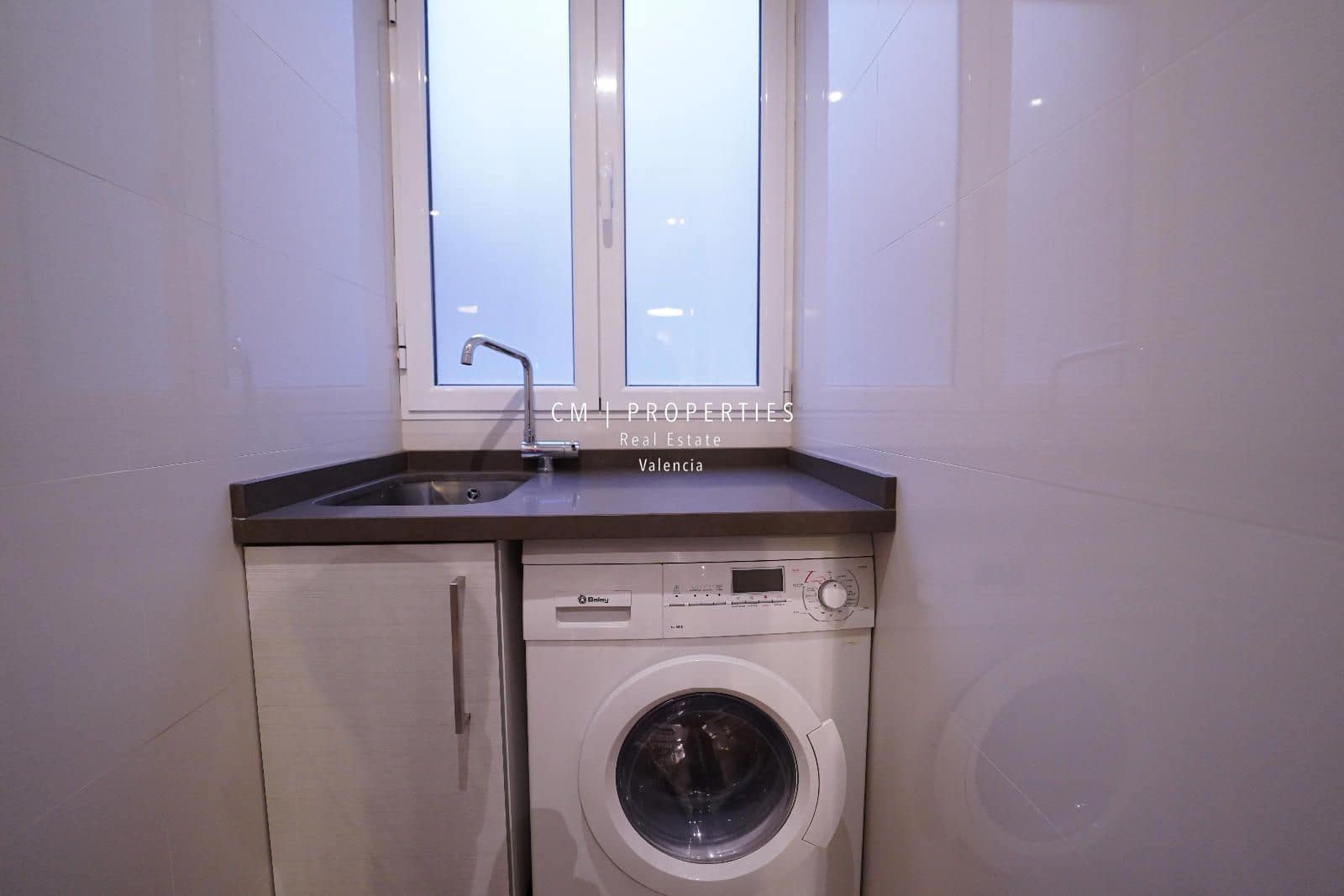 2 quarto Apartamento para arrendar em Valencia cidade - 2 000 € (Ref: 8579102)