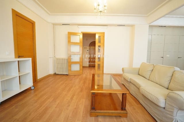 2 quarto Apartamento para arrendar em Ciutat Vella, Valência cidade - 2 000 € (Ref: 8579102)