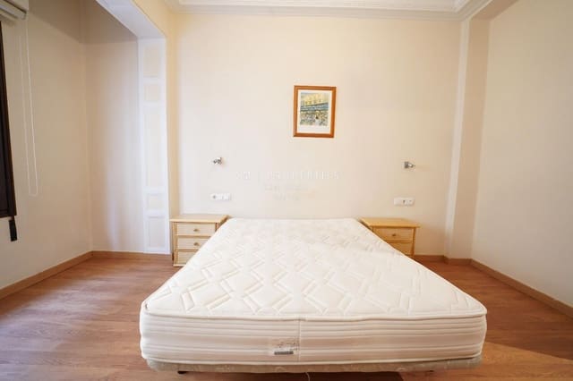 2 quarto Apartamento para arrendar em Ciutat Vella, Valência cidade - 2 000 € (Ref: 8579102)