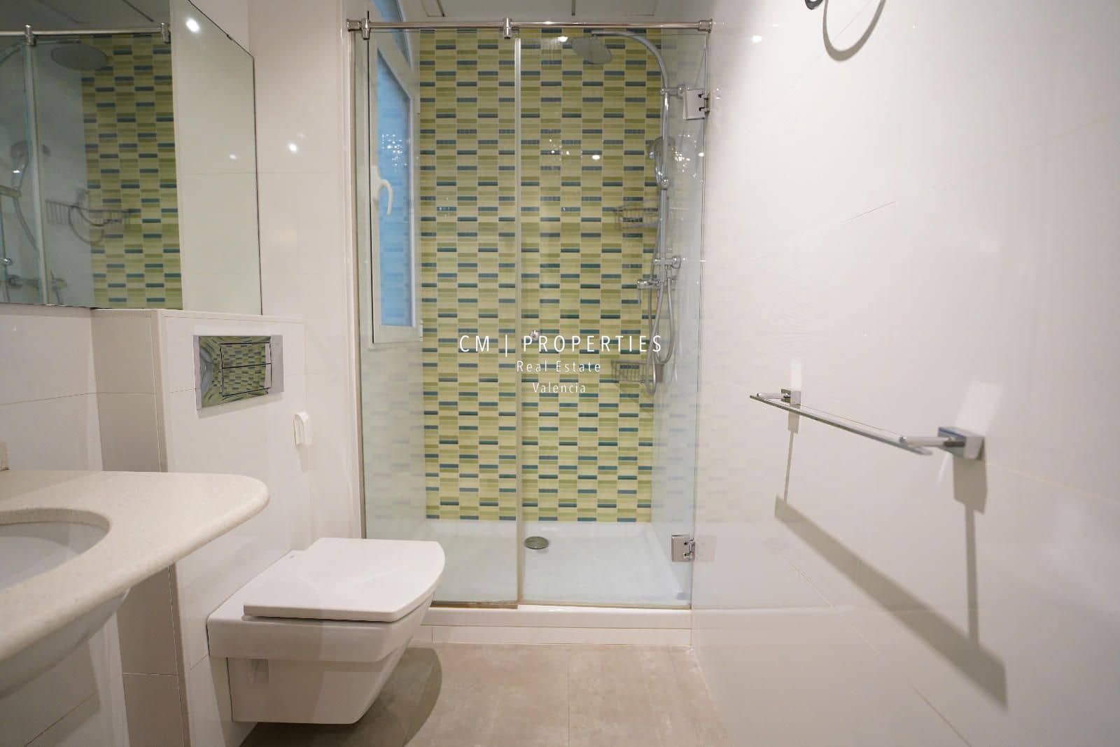 2 quarto Apartamento para arrendar em Valencia cidade - 2 000 € (Ref: 8579102)