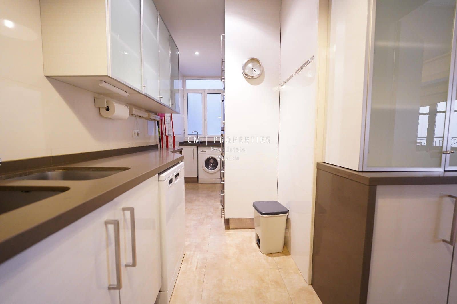 2 quarto Apartamento para arrendar em Valencia cidade - 2 000 € (Ref: 8579102)