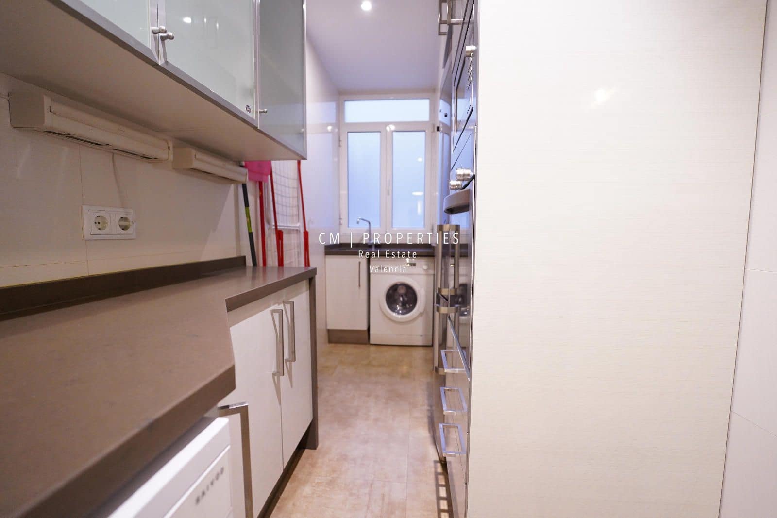 2 quarto Apartamento para arrendar em Valencia cidade - 2 000 € (Ref: 8579102)