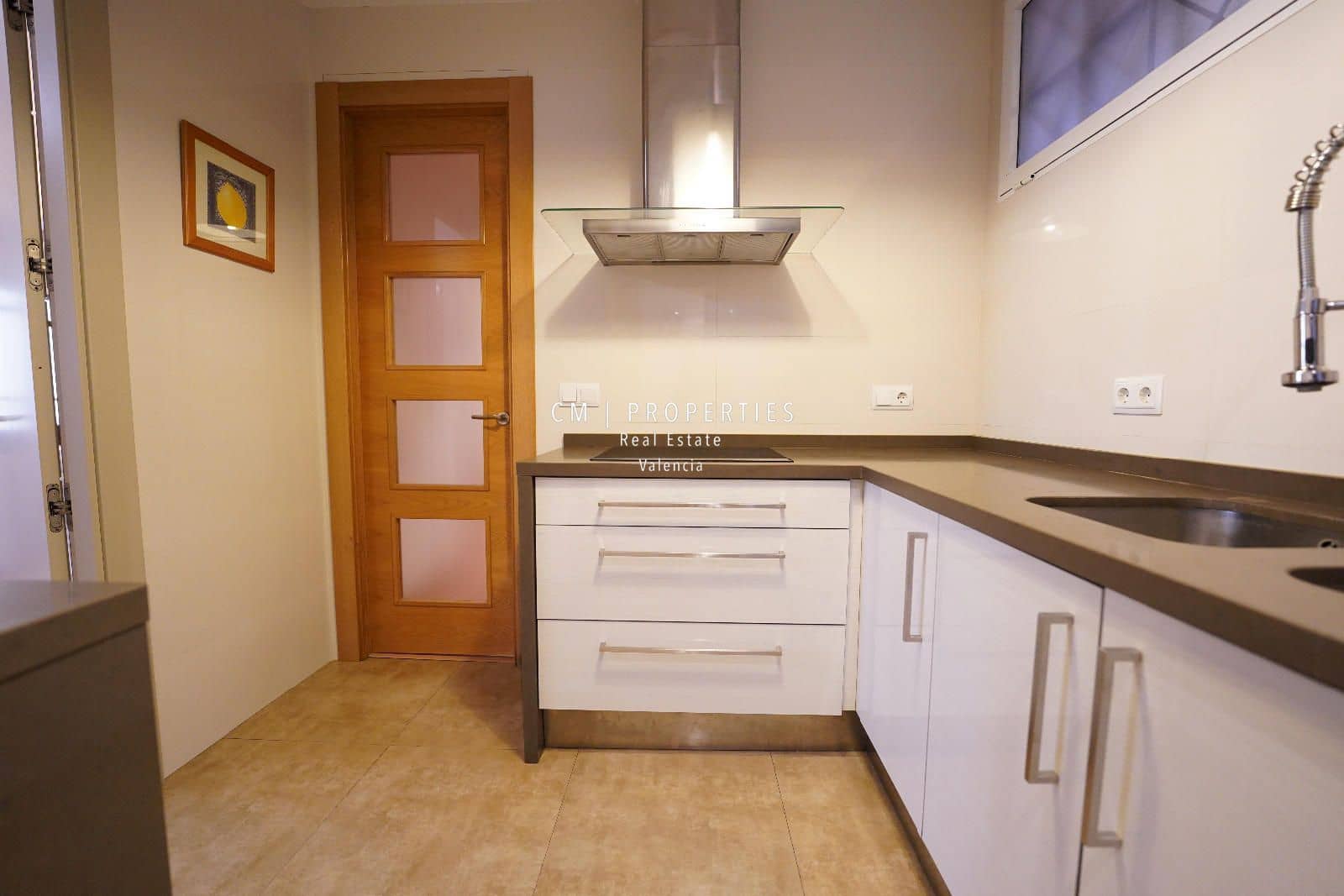 2 quarto Apartamento para arrendar em Valencia cidade - 2 000 € (Ref: 8579102)