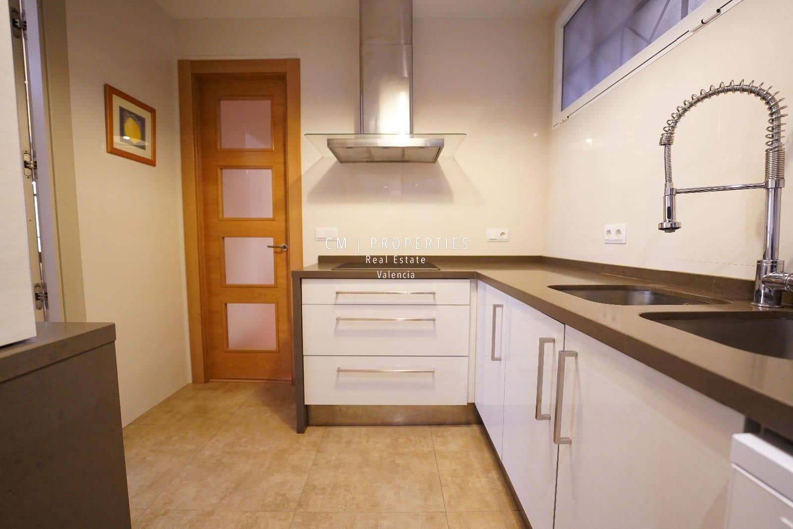 2 quarto Apartamento para arrendar em Valencia cidade - 2 000 € (Ref: 8579102)