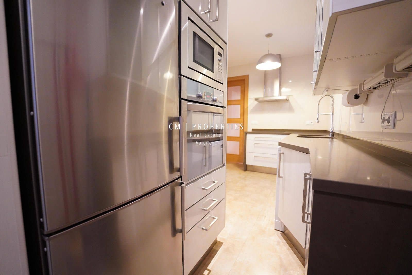 2 quarto Apartamento para arrendar em Valencia cidade - 2 000 € (Ref: 8579102)