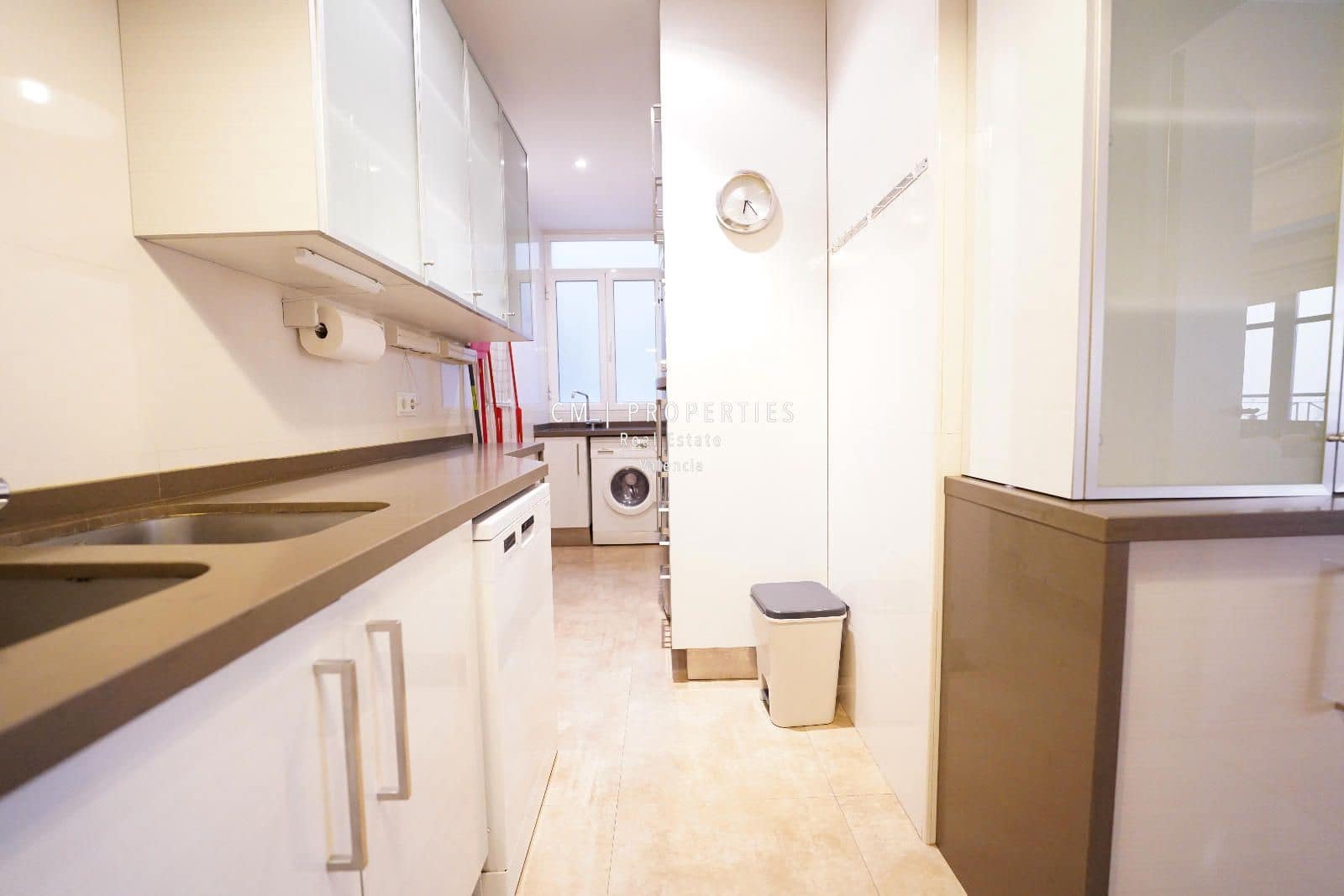 2 quarto Apartamento para arrendar em Valencia cidade - 2 000 € (Ref: 8579102)