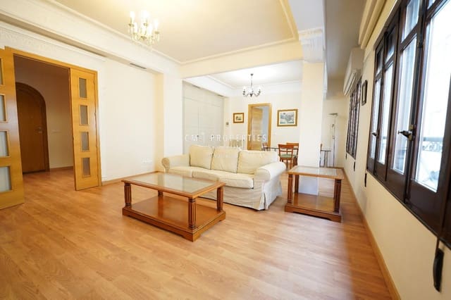 2 quarto Apartamento para arrendar em Ciutat Vella, Valência cidade - 2 000 € (Ref: 8579102)