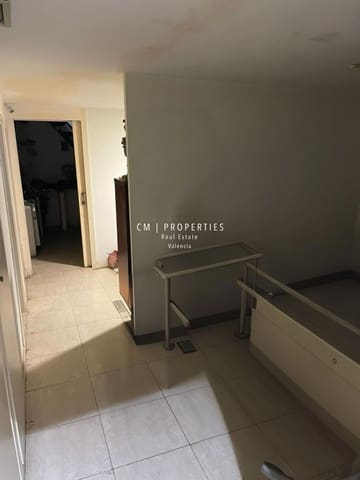 Commercial for sale in La Roqueta, Valencia city - € 175,000 (Ref: 8589886)