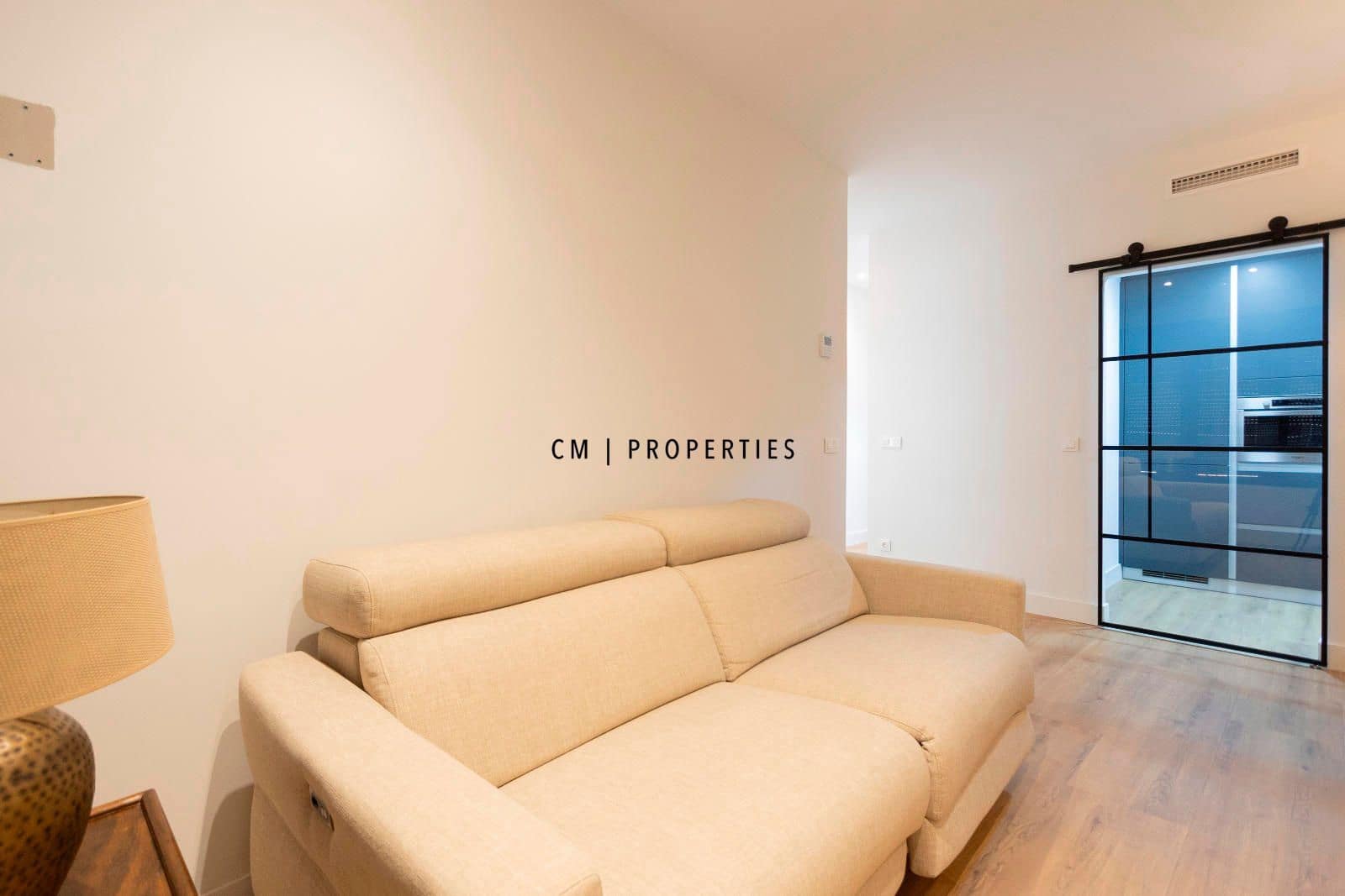 2 soveværelse Lejlighed til leje i Valencia by - € 1.850 (Ref: 8595726)