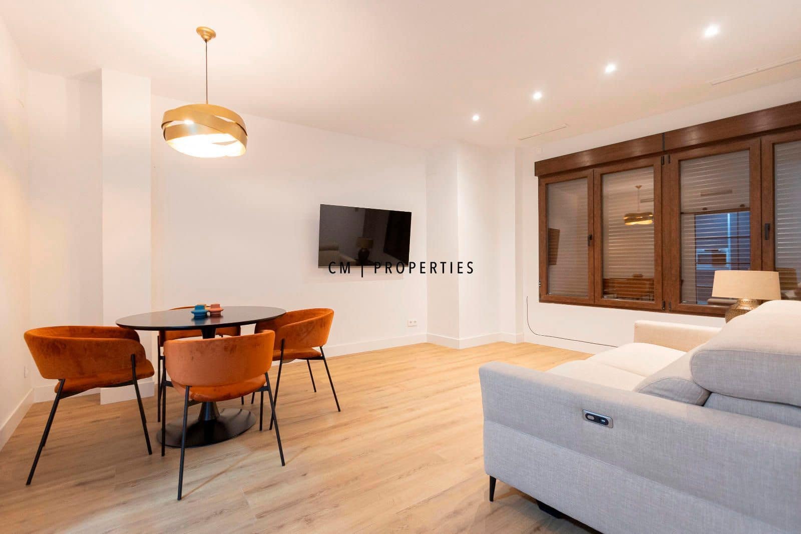 2 soveværelse Lejlighed til leje i Valencia by - € 1.850 (Ref: 8595726)