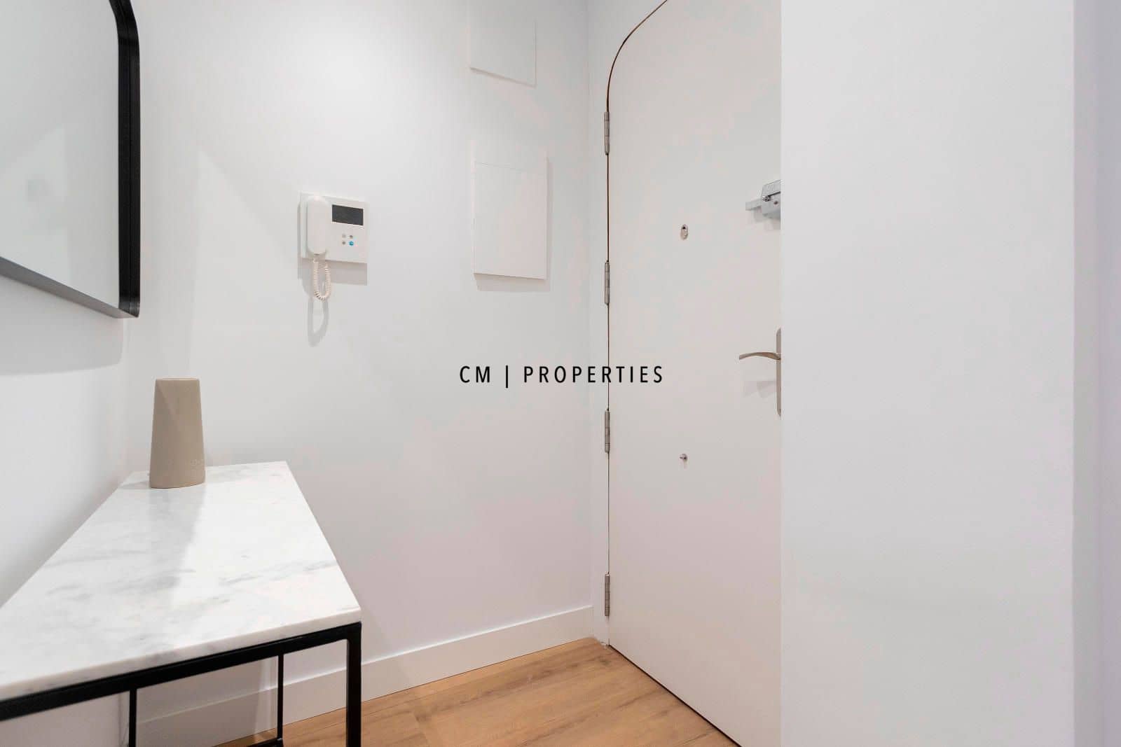 2 soveværelse Lejlighed til leje i Valencia by - € 1.850 (Ref: 8595726)