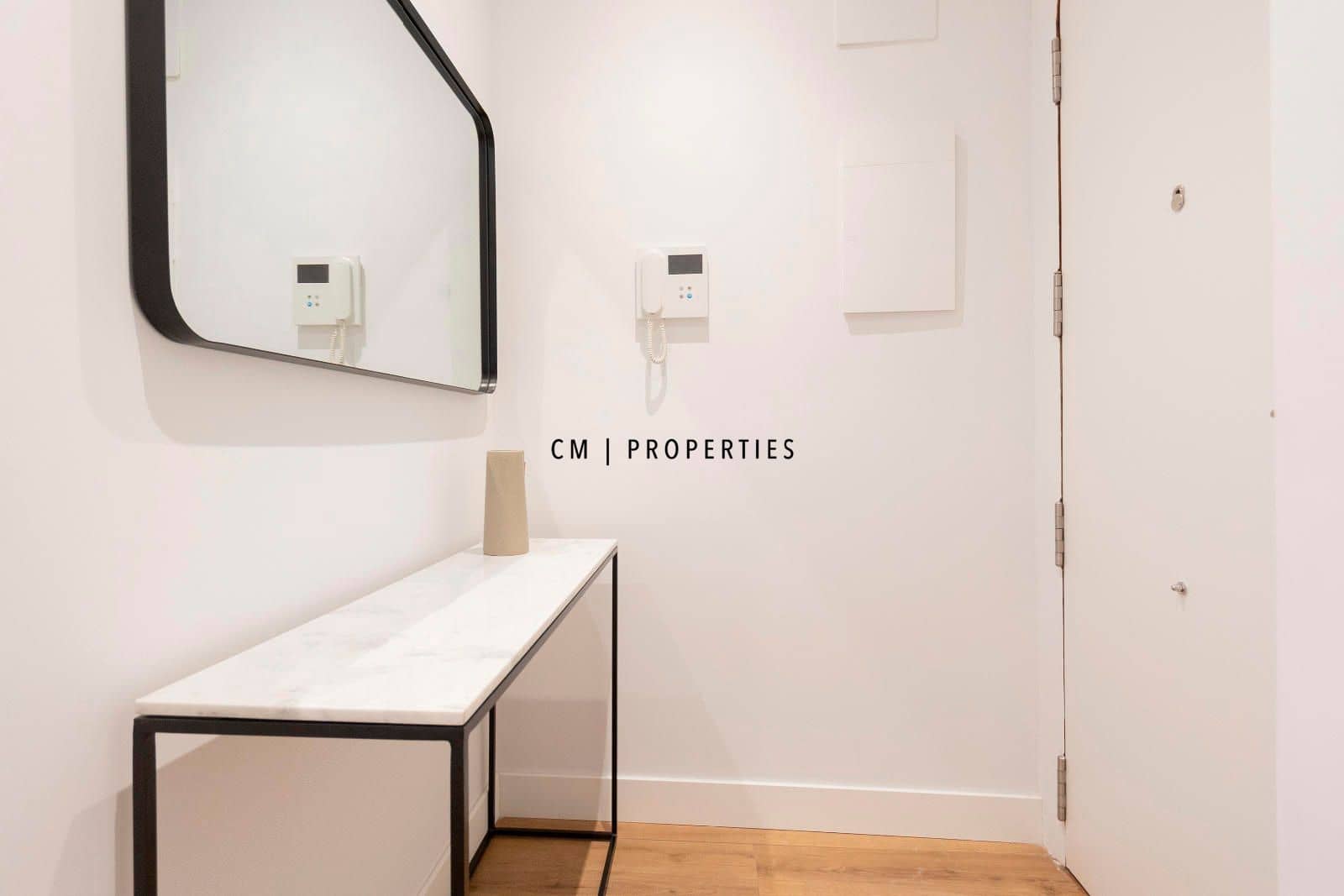 2 soveværelse Lejlighed til leje i Valencia by - € 1.850 (Ref: 8595726)