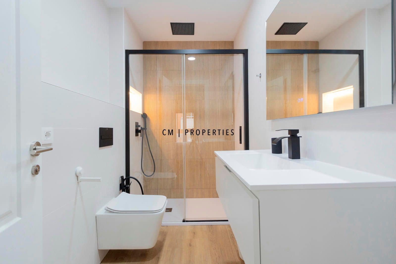 2 soveværelse Lejlighed til leje i Valencia by - € 1.850 (Ref: 8595726)