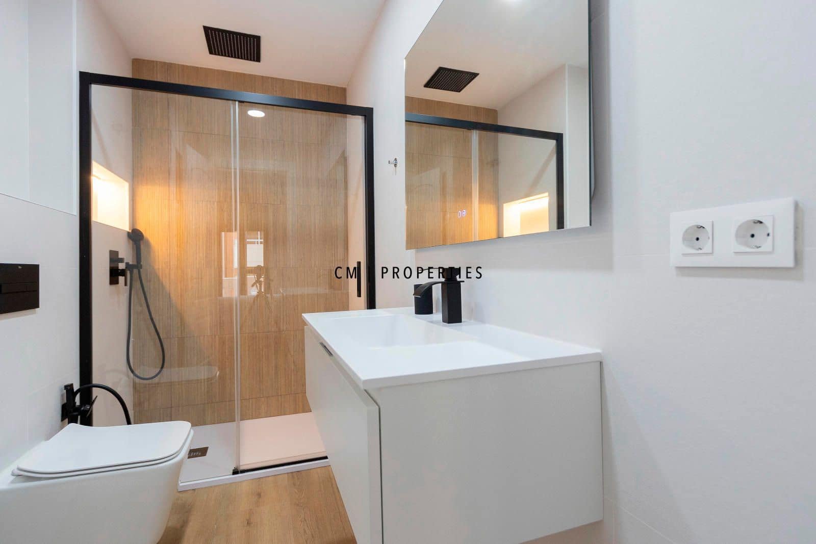 2 soveværelse Lejlighed til leje i Valencia by - € 1.850 (Ref: 8595726)