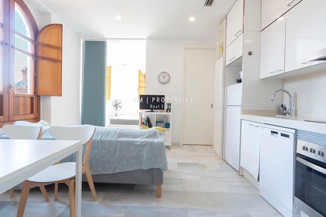 Penthouse de 2 chambres à louer à El Mercat, Valence ville - 1 800 € (Ref: 8609403)
