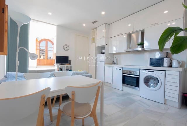 Penthouse de 2 chambres à louer à El Mercat, Valence ville - 1 800 € (Ref: 8609403)