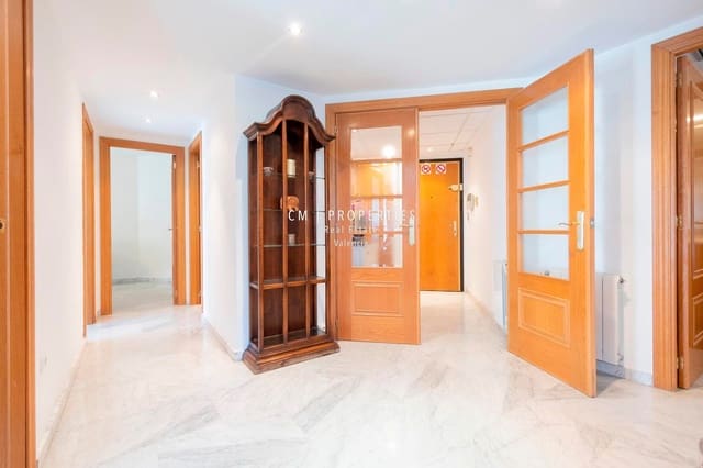 4 soveværelse Lejlighed til leje i Camins al Grau, Valencia by med garage - € 2.500 (Ref: 8617840)