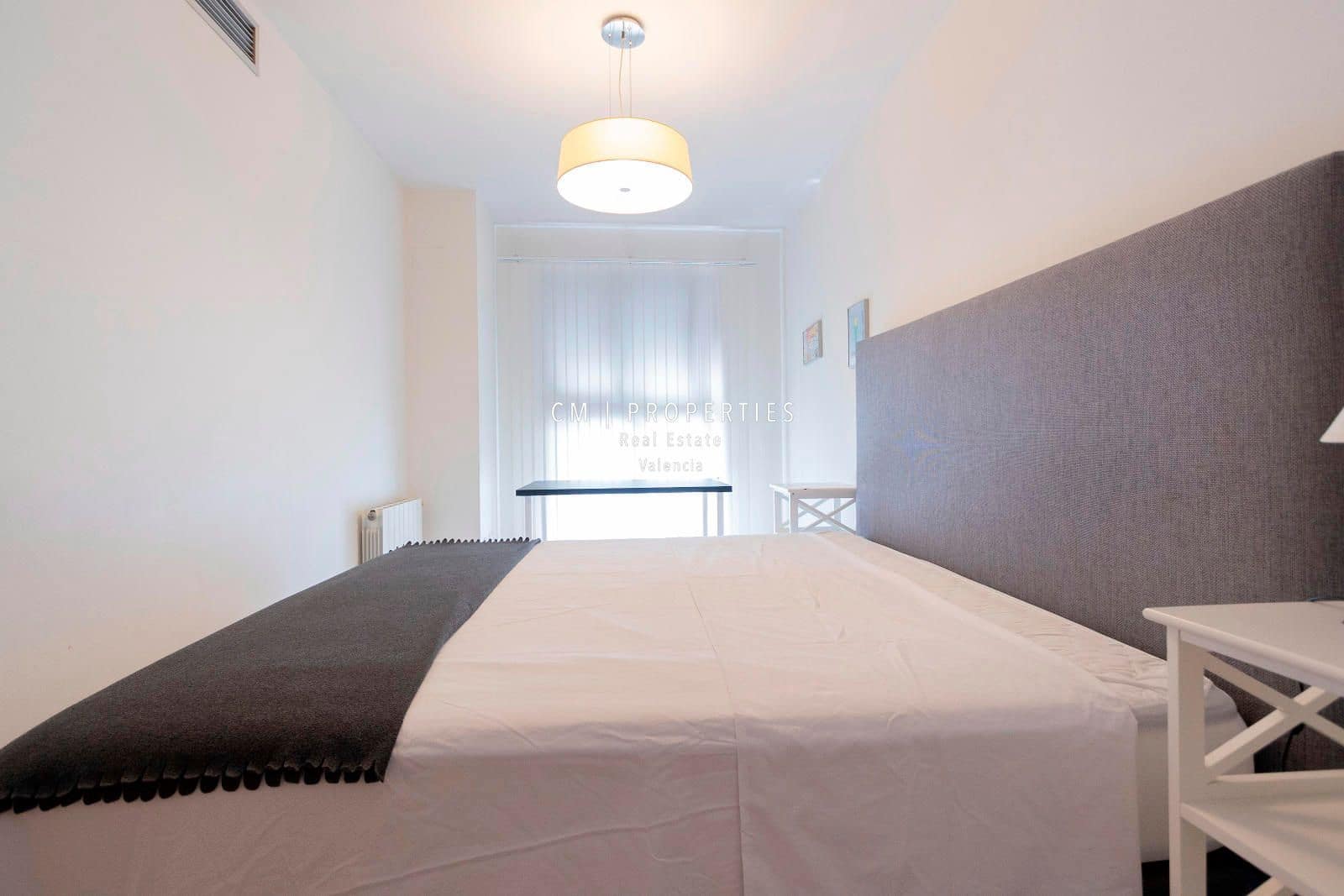 4 bedroom Flat for rent in Valencia city with garage - € 2,500 (Ref: 8617840)