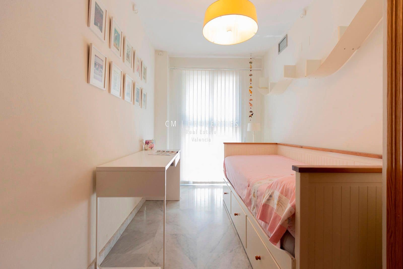 4 bedroom Flat for rent in Valencia city with garage - € 2,500 (Ref: 8617840)