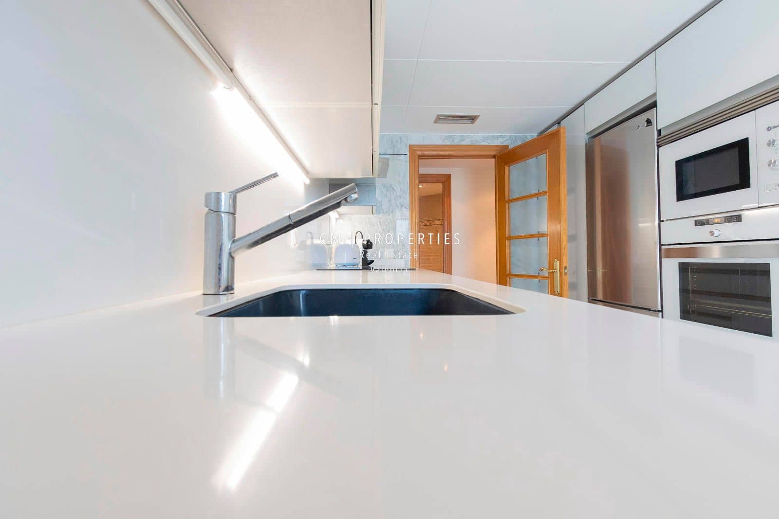 4 bedroom Flat for rent in Valencia city with garage - € 2,500 (Ref: 8617840)