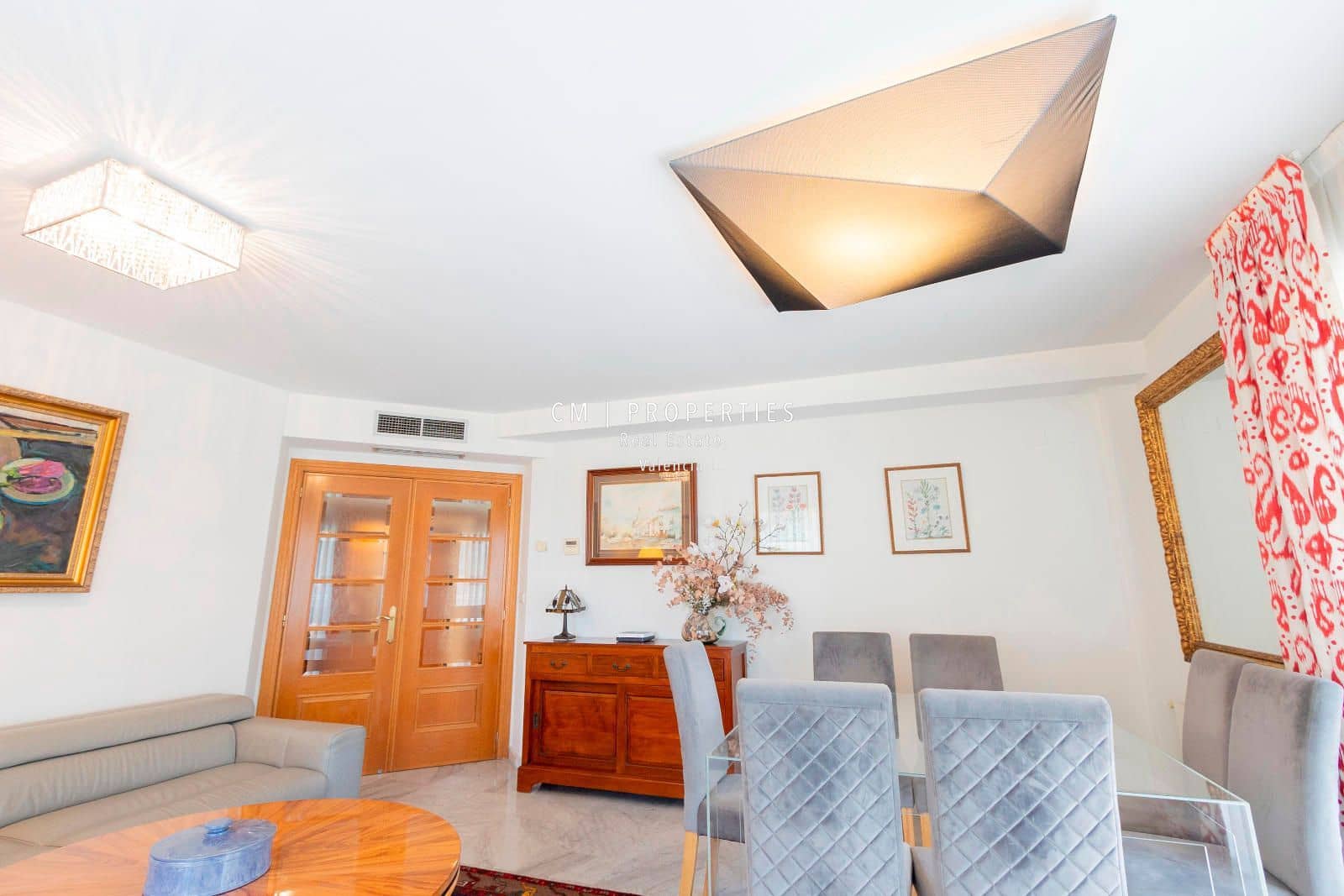 4 bedroom Flat for rent in Valencia city with garage - € 2,500 (Ref: 8617840)