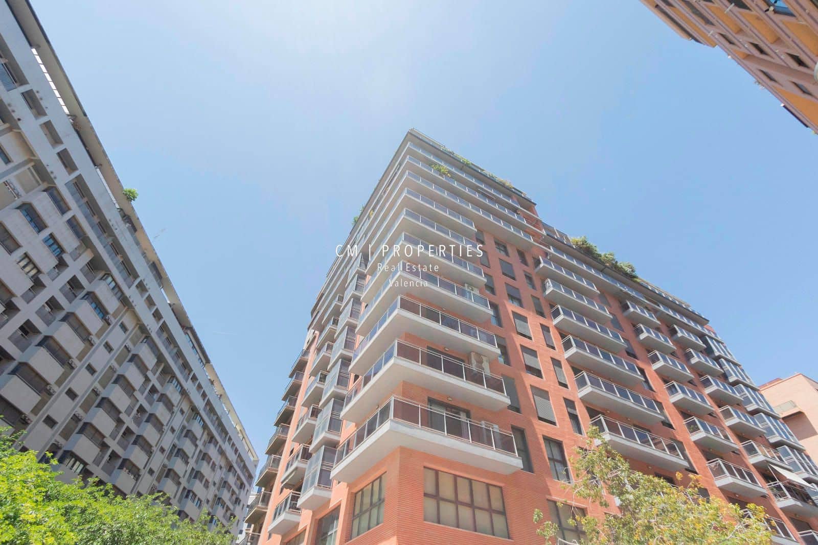 4 bedroom Flat for rent in Valencia city with garage - € 2,500 (Ref: 8617840)