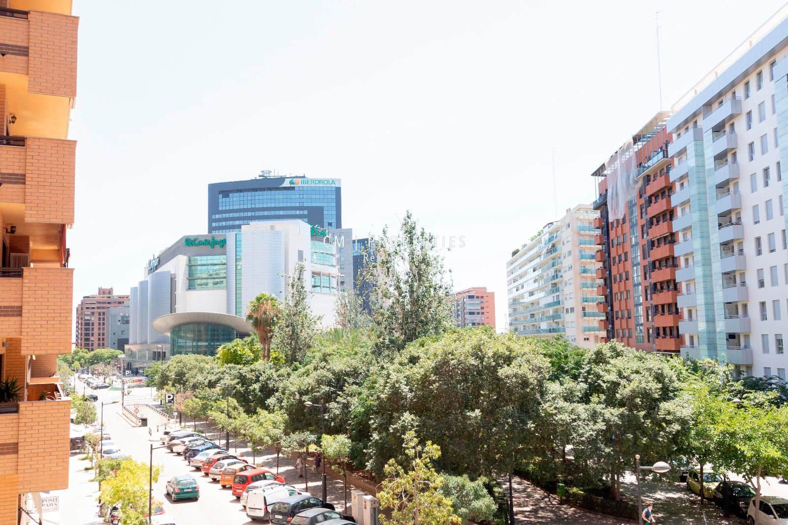 4 bedroom Flat for rent in Valencia city with garage - € 2,500 (Ref: 8617840)