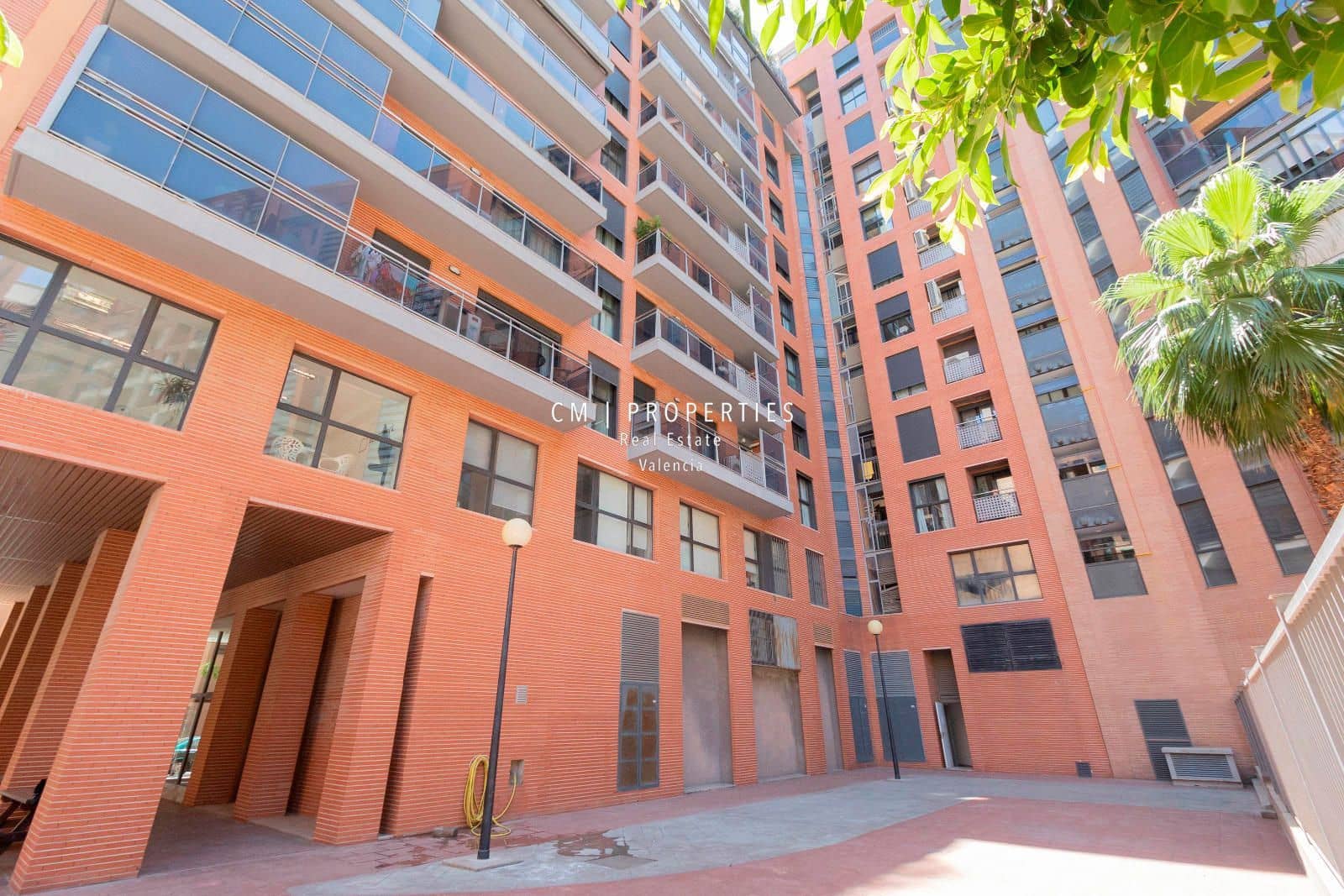 4 bedroom Flat for rent in Valencia city with garage - € 2,500 (Ref: 8617840)