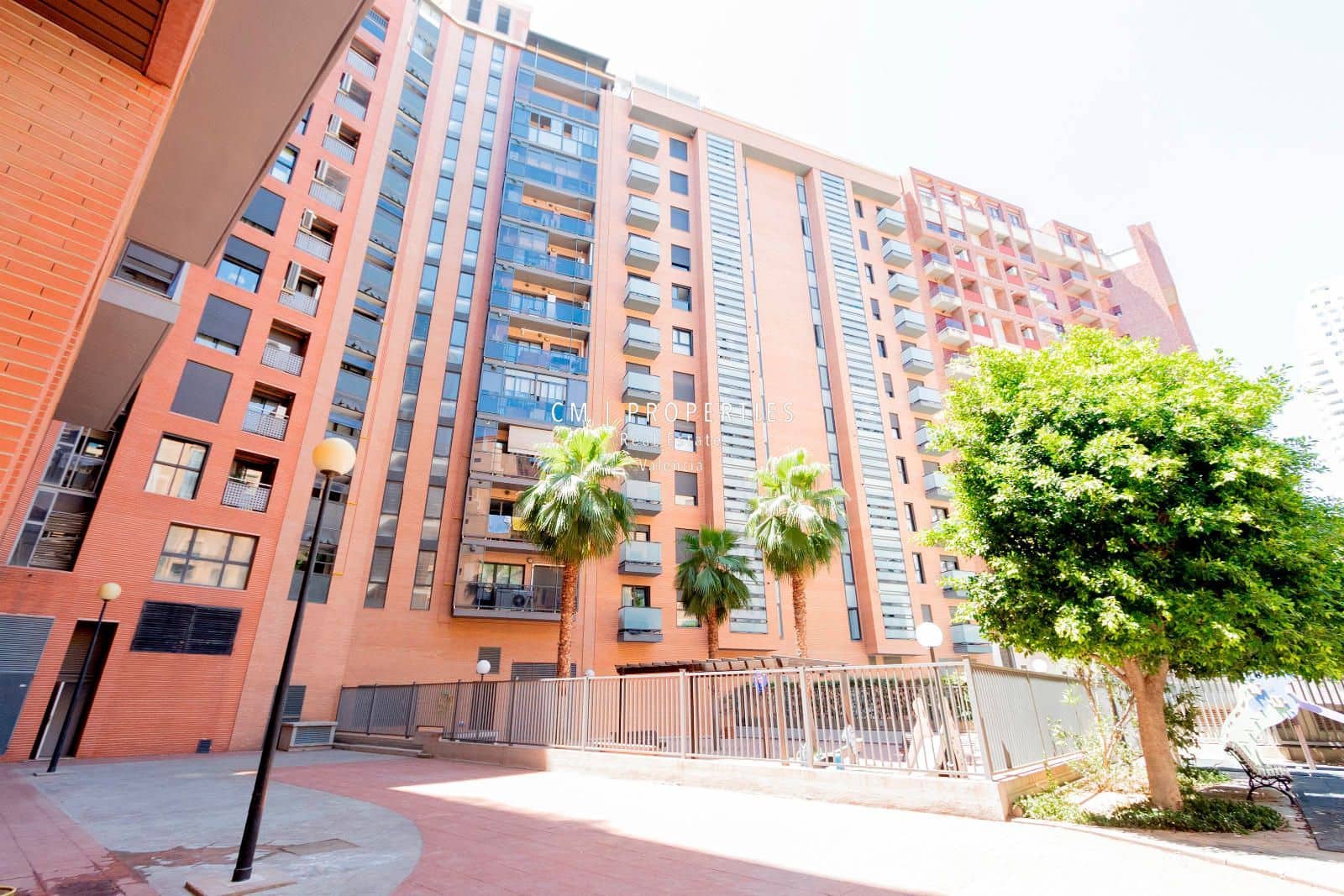 4 bedroom Flat for rent in Valencia city with garage - € 2,500 (Ref: 8617840)