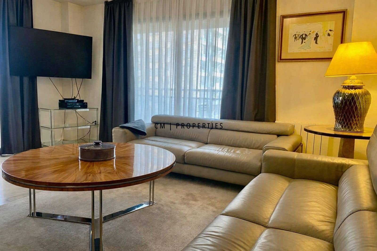 4 slaapkamer Flat te huur in Valencia stad met garage - € 2.500 (Ref: 8617840)